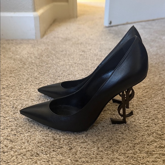 Saint Laurent Black Pointed Toe Heels - Picture 5 of 8